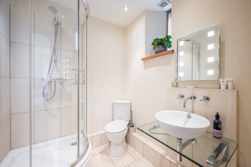 En-Suite- click for photo gallery